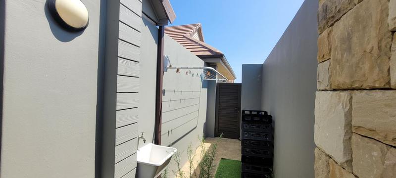 To Let 3 Bedroom Property for Rent in Paradise Coast Western Cape